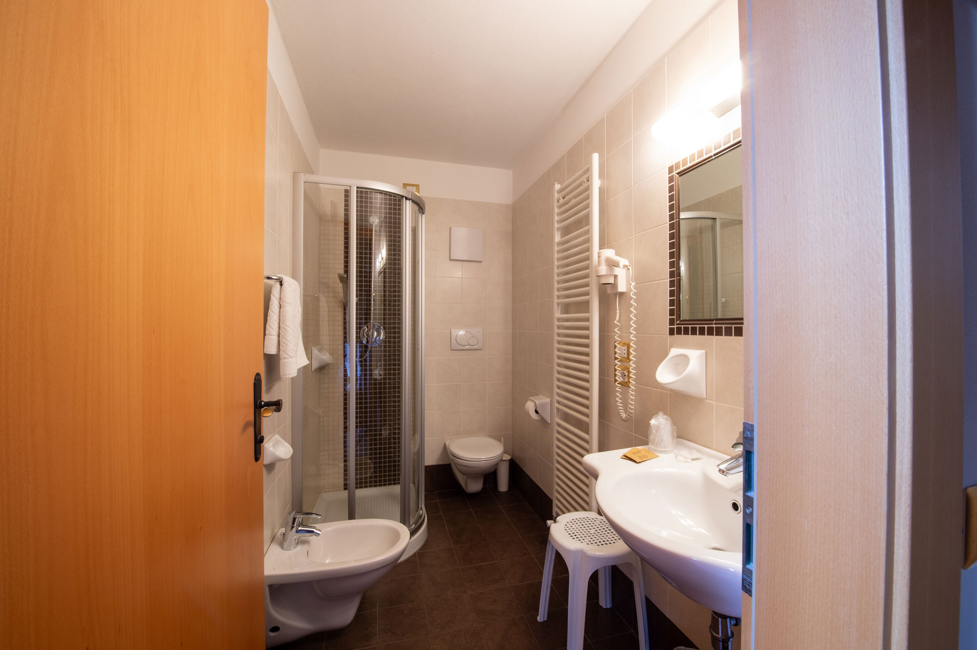 bagno-privato-camera-matrimoniale-dolomiti